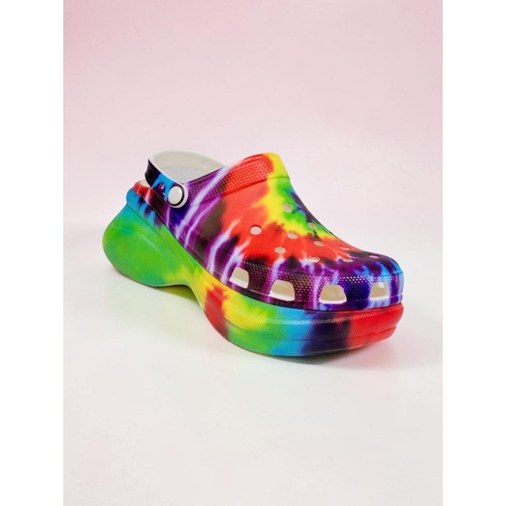 CROCS CLASSIC BAE TIE DYE SHOES WOMEN'S SIZE 9—Platform Shoes